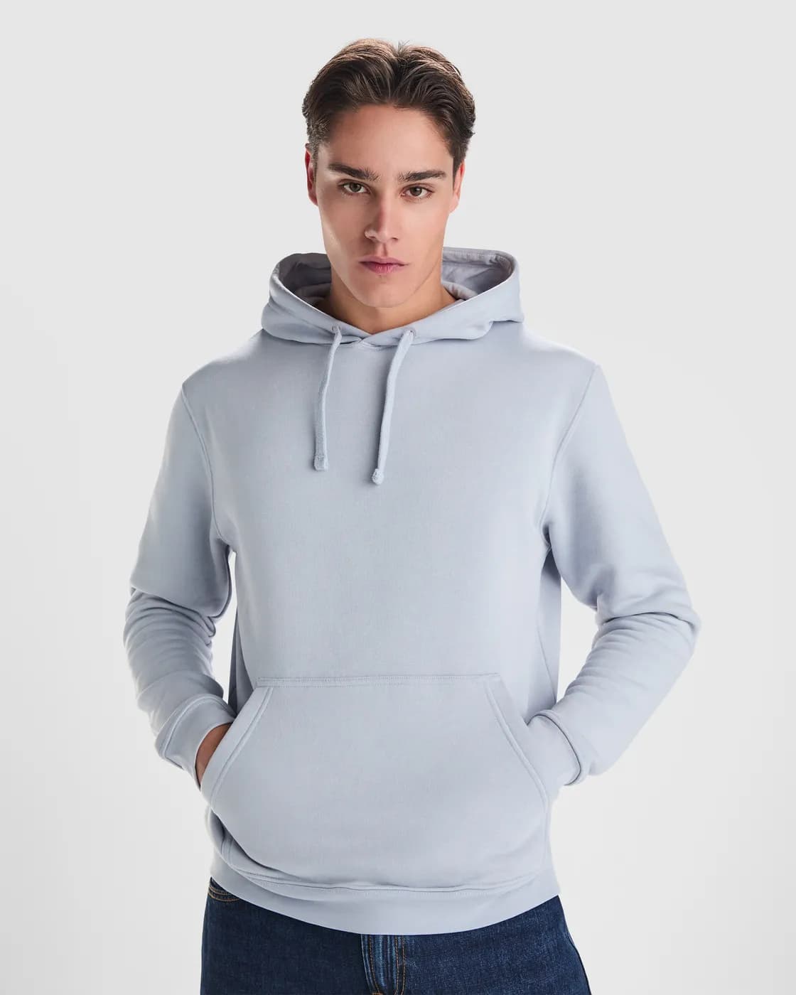 Sudadera con capucha Roly en uso