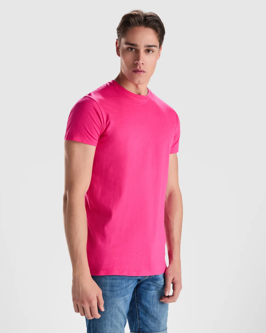 Camiseta algodón básica en uso