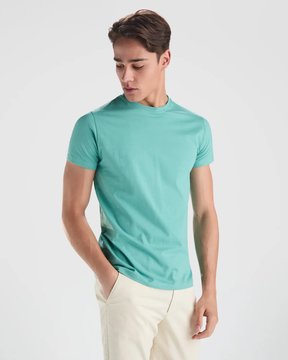 Camiseta algodón clásica en uso